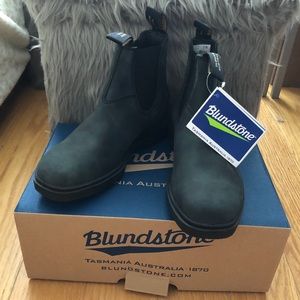 rustic black chisel toe blundstone